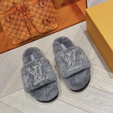 Louis Vuitton Slippers